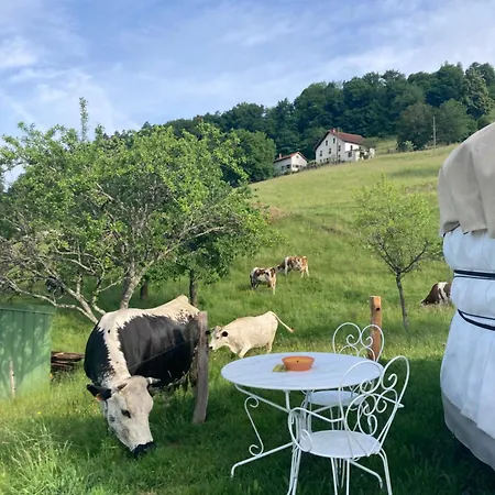 مكان تخييم Yourte A La Ferme Ramonchamp